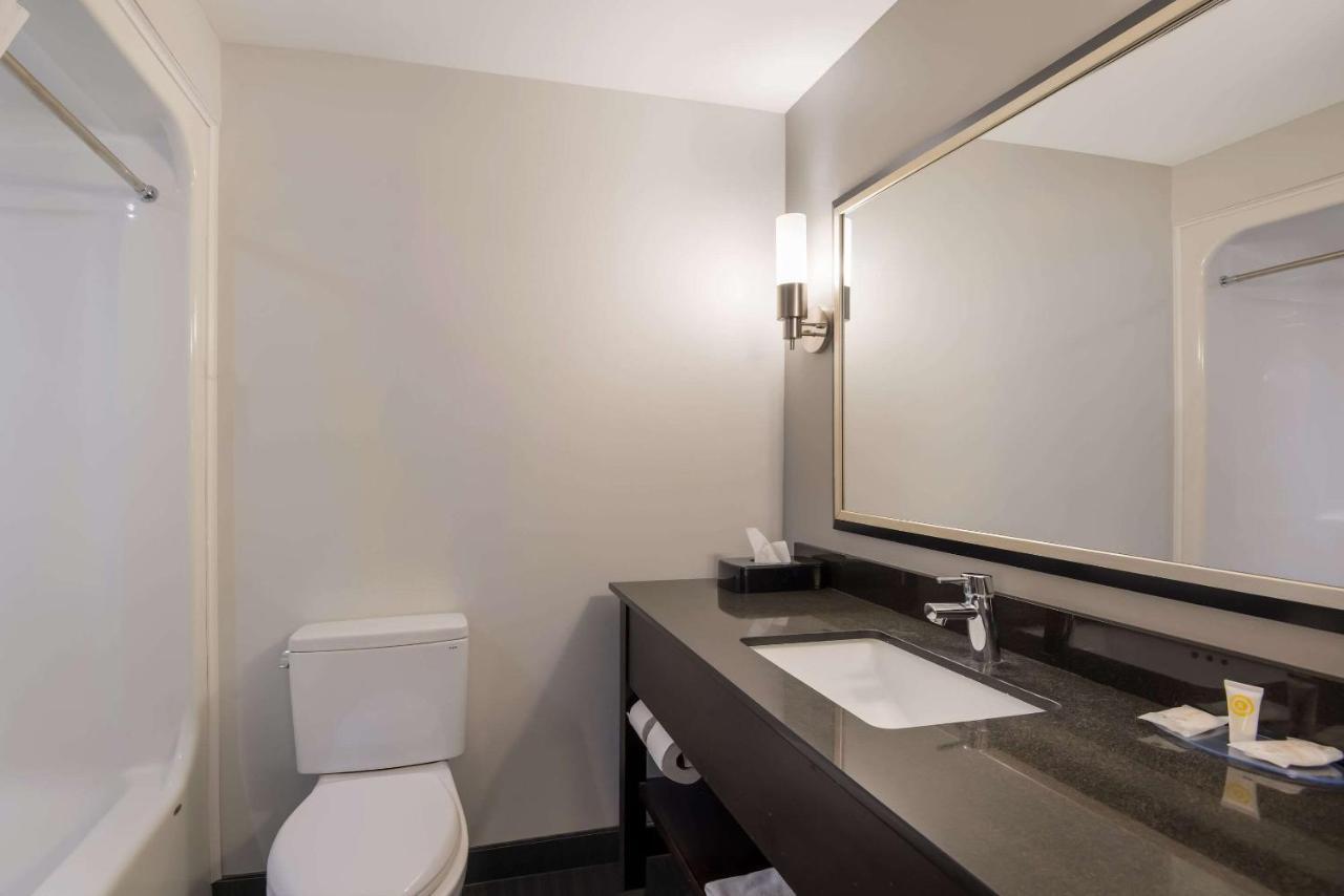 Clarion Pointe Downtown Hotel Syracuse Ngoại thất bức ảnh